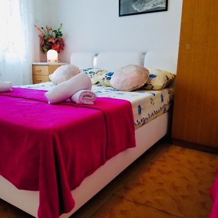 Suncica Apartments Каштела Экстерьер фото
